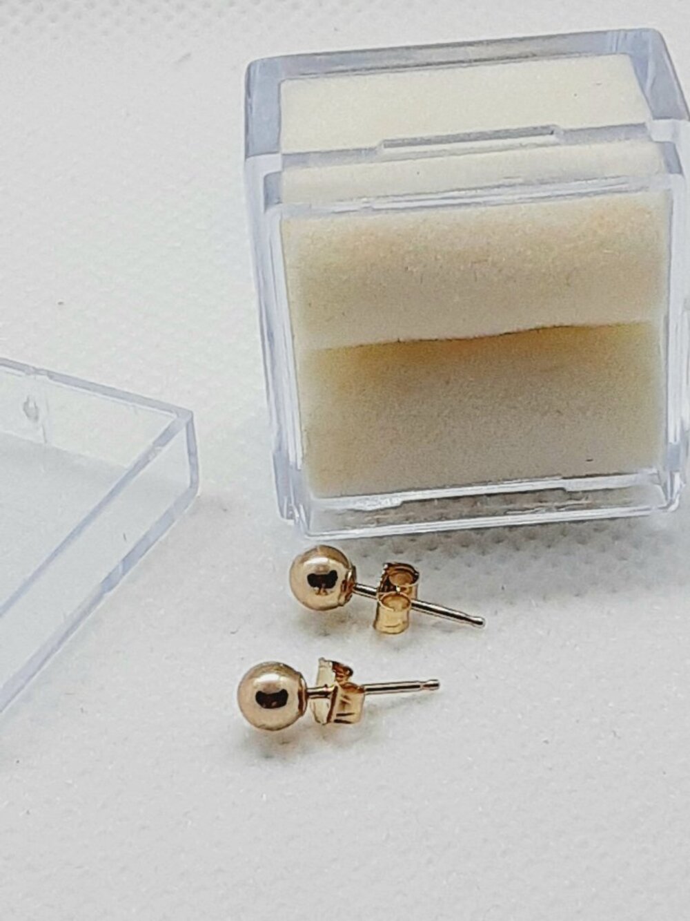 NEW 14kt yellow gold ball minimalist post earrlings - Picture 2 of 5